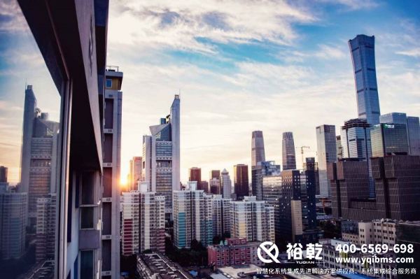 能耗監(jiān)測系統(tǒng)，數據分析，報告生成，多平臺支持