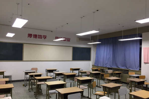 教室智能照明控制的實(shí)現(xiàn)！(圖1)